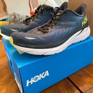 Men’s hoka shoes size 10.5